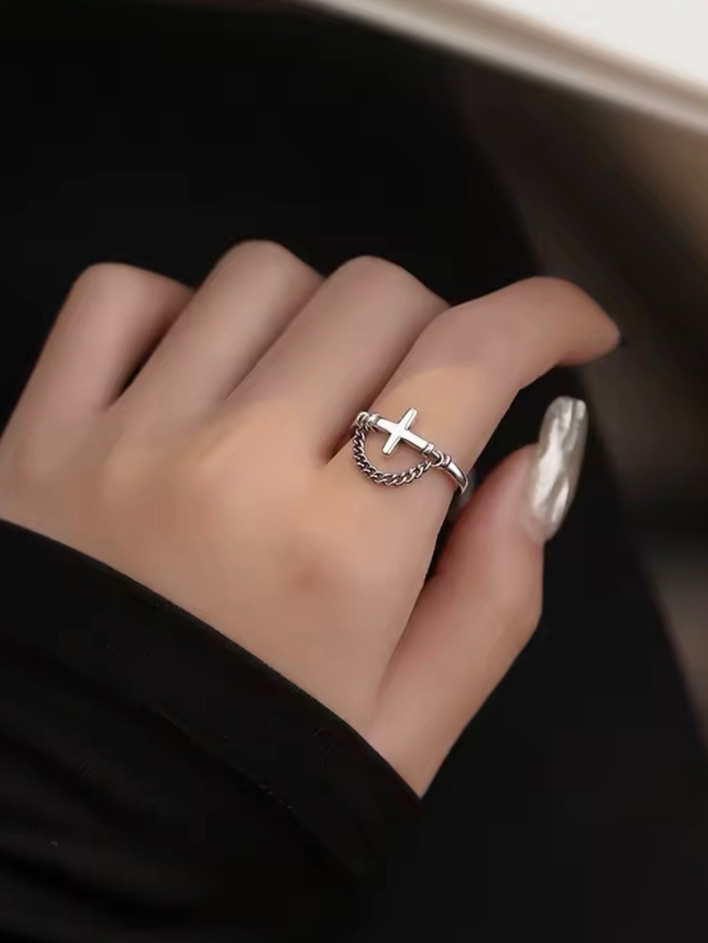 Italian Luxury Boutique Silver Tone Cross Chain Accent Ring NWOT